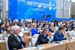 原正谱写新时代的